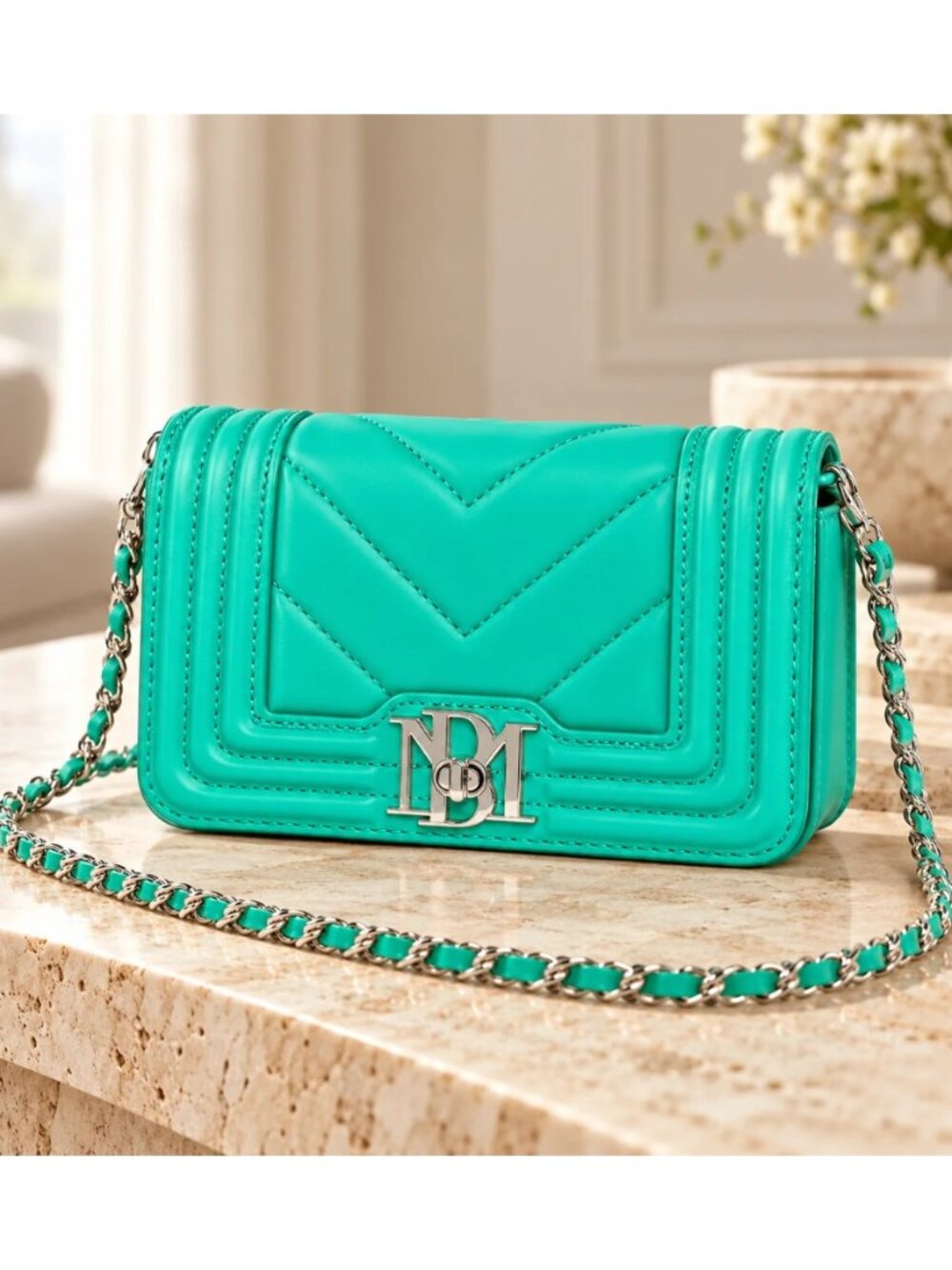 Badgley Mischka BM-4148 Green V Quilted Frame Crossbody Bag NWT · Sizes One Size